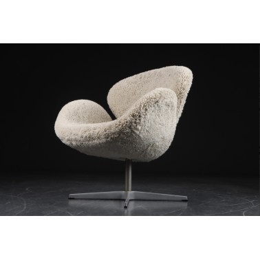 Unique Swan Chair by Arne Jacobsen