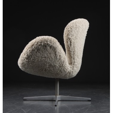 Unique Swan Chair by Arne Jacobsen